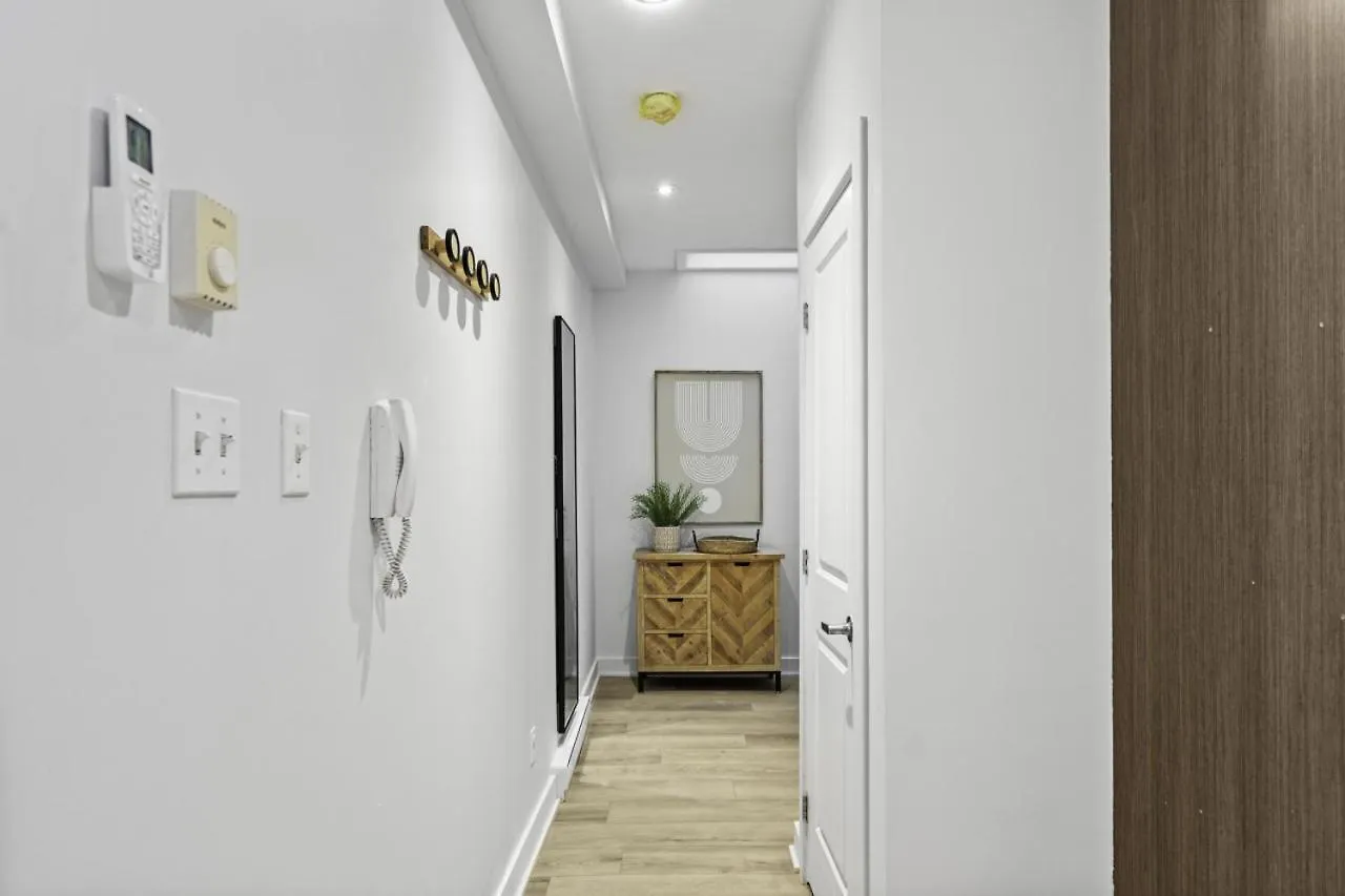 Stylish Open-Space Studio By Jean Talon Market Montreal 0*,